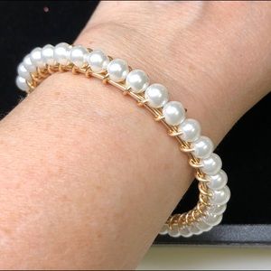 Women new trendy pearl statement bracelet